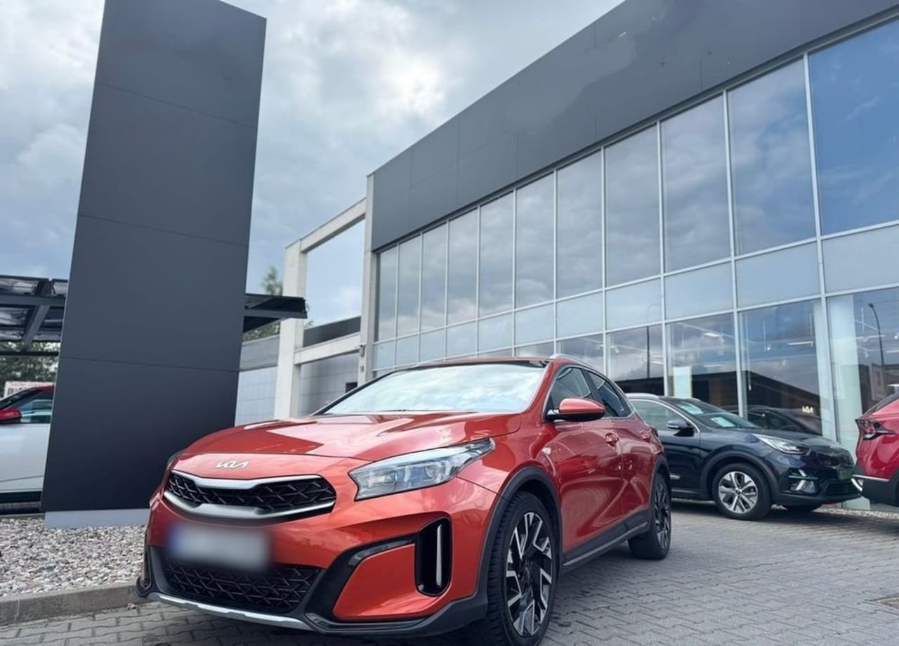 Kia XCeed 1.5 T-GDI M DCT 2023 - używany samochód w leasingu