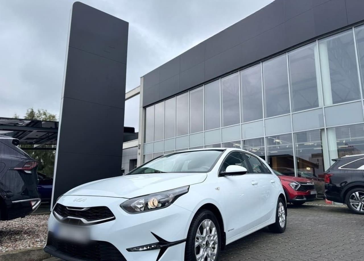 Kia Ceed 1.5 T-GDI M 2023 - używany samochód w leasingu