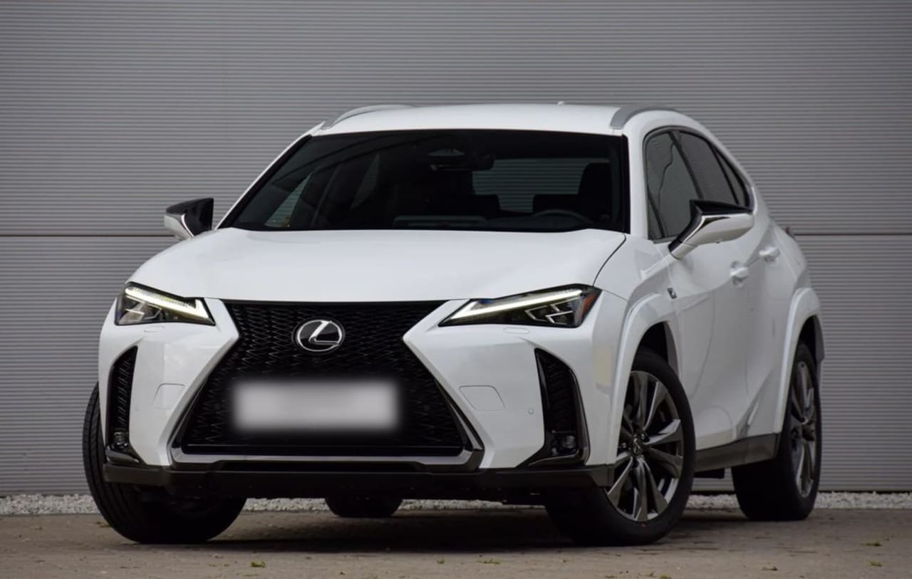 Lexus UX 300h F Sport 2024 - używany samochód w leasingu
