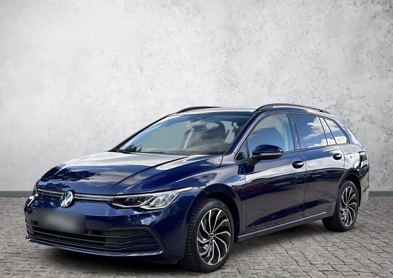 Volkswagen Golf VIII 1.5 eTSI EVO Life DSG 2023 - używany samochód w leasingu