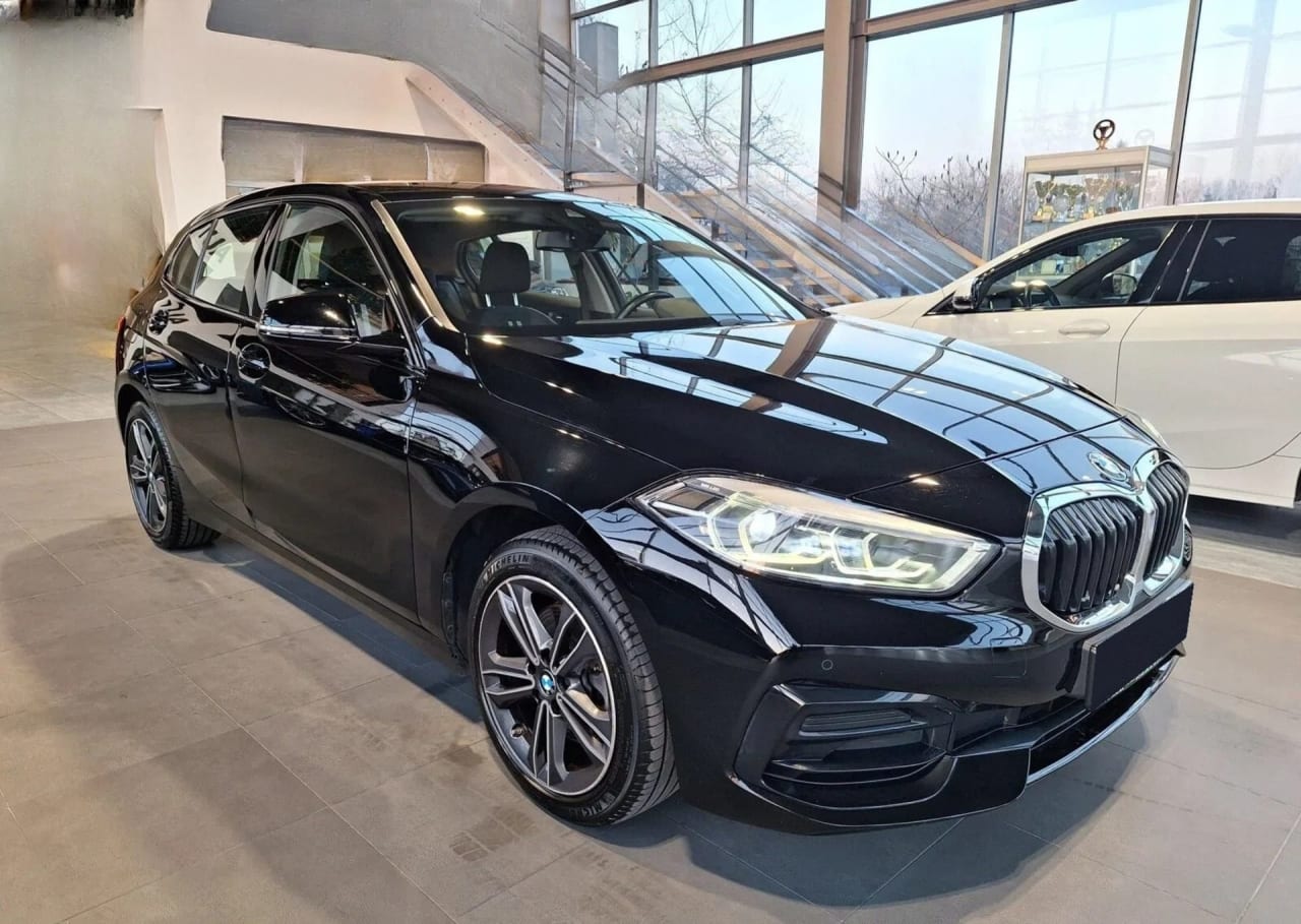 BMW Seria 1 118i Sport Line aut 2021 - używany samochód w leasingu