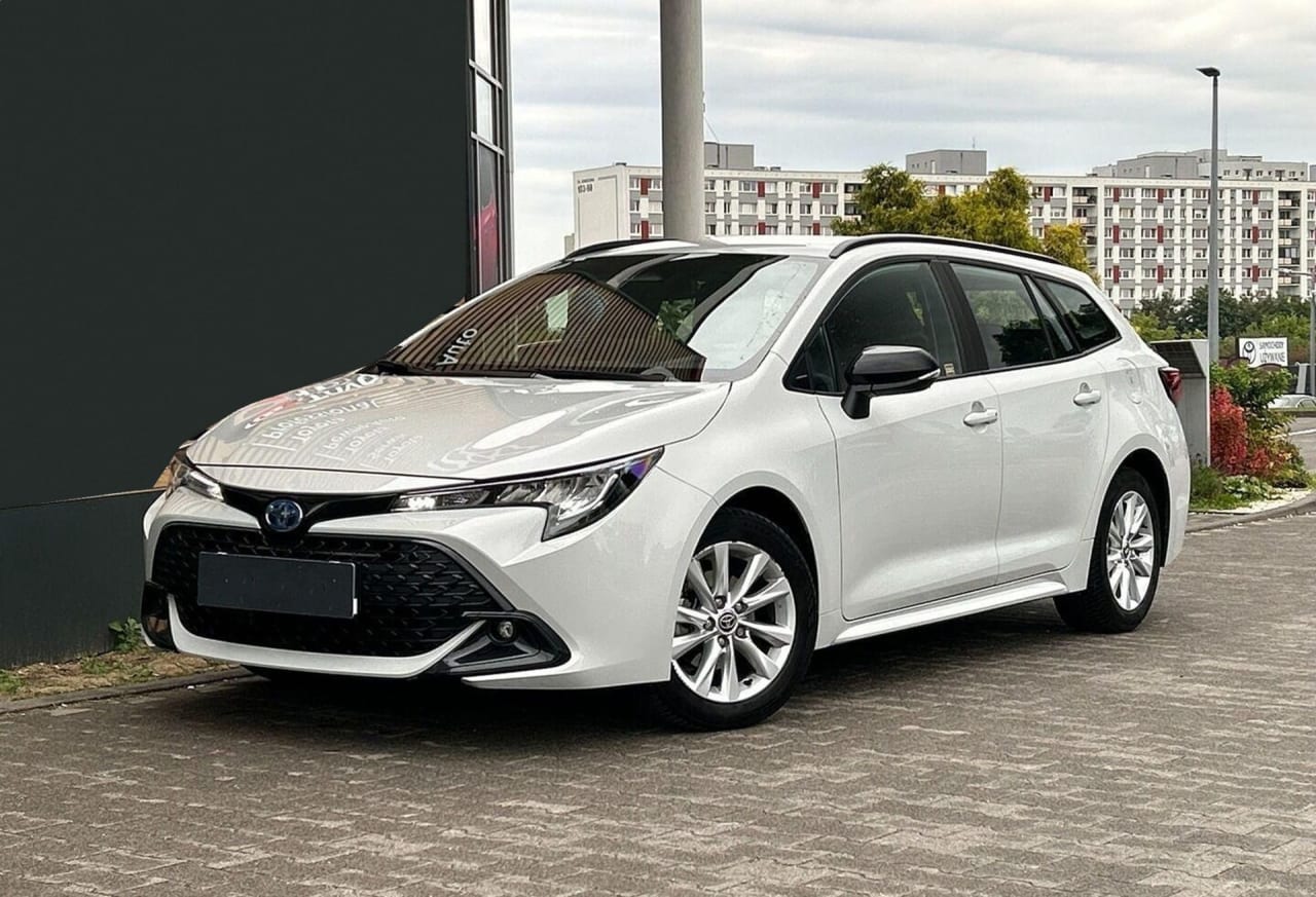 Toyota Corolla 1.8 Hybrid Comfort 2025 - używany samochód w leasingu