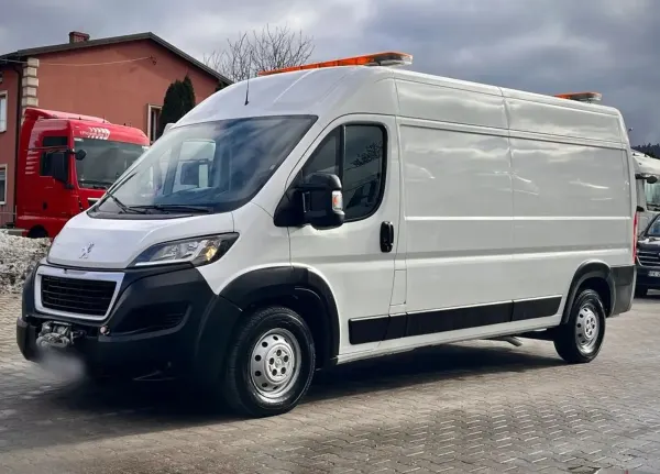Peugeot Boxer 335 BlueHDi L3H2 Pro