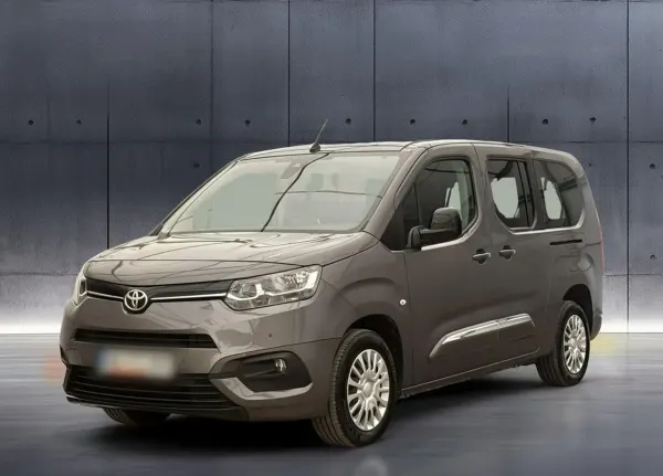 Toyota Proace City Verso Long 1.2 D-4T Business Aut. 2022 - używany samochód w leasingu