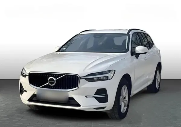 Volvo XC 60 B4 B Momentum aut 2022 - używany samochód w leasingu