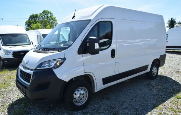 Peugeot Boxer 333 BlueHDi L2H2 Premium