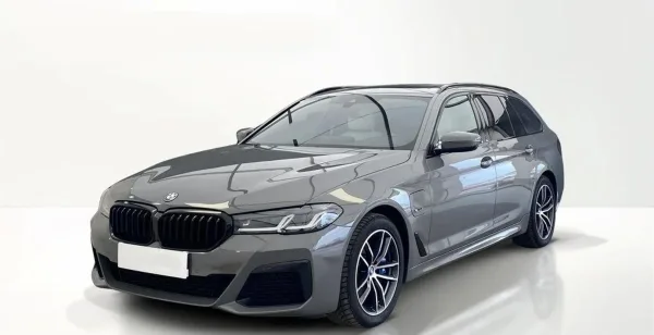 BMW Seria 5 530e xDrive M Sport sport-aut