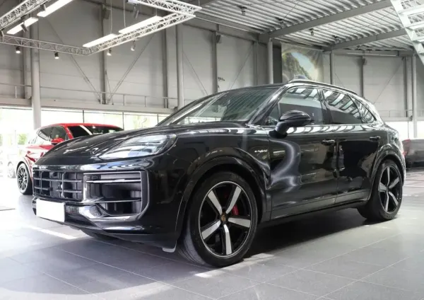 Porsche  Cayenne S E-Hybrid (519 KM)