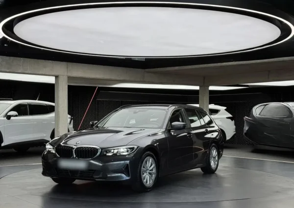 BMW Seria 3 318i aut