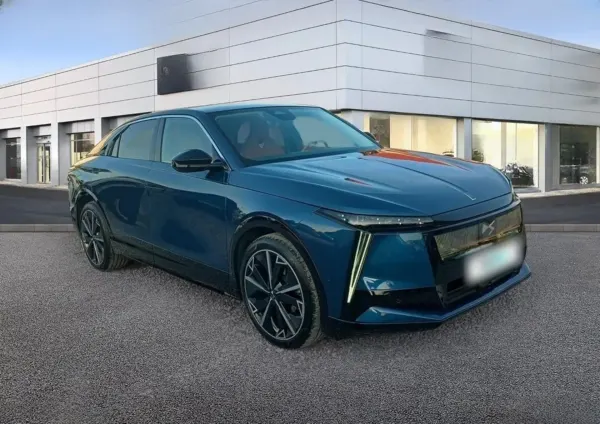 DS N°8 97.2kWh Long Range Étoile