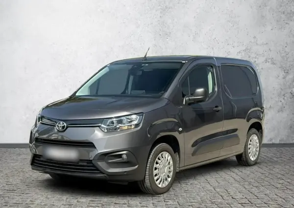 Toyota Proace City 1.5 D-4D Standard 2,4t Active 2023 - used car for lease