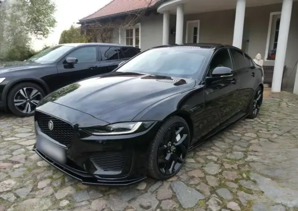 Jaguar XE 2.0 P300 AWD R-Dynamic Black aut