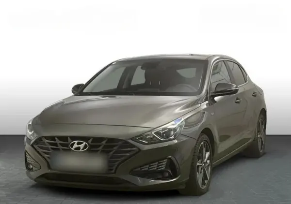 Hyundai i30 Fastback 1.5 T-GDI 48V Smart DCT 2023 - używany samochód w leasingu