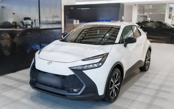 Toyota C-HR Style SUV Plug-In 2.0 223KM 2025 - вживаний автомобіль в лізингу