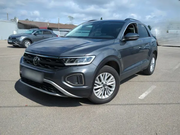 Volkswagen T-Roc 1.5 TSI Life 2023 - used car for lease
