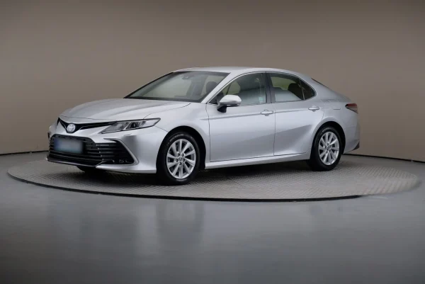 Toyota Camry 2.5 Hybrid Comfort CVT 2023 - gebrauchtes Leasingfahrzeug