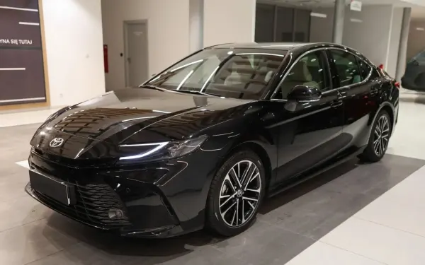 Toyota Camry 2.5 Hybrid Dynamic Force Prestige e-CVT 2024 - gebrauchtes Leasingfahrzeug