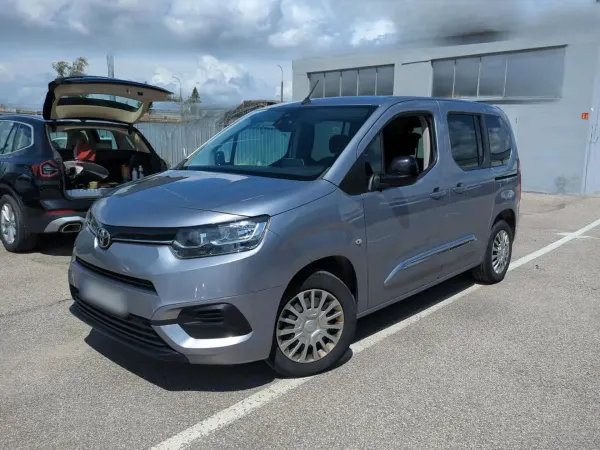 Toyota Proace City Verso 1.5 D-4D Business 2023 - używany samochód w leasingu
