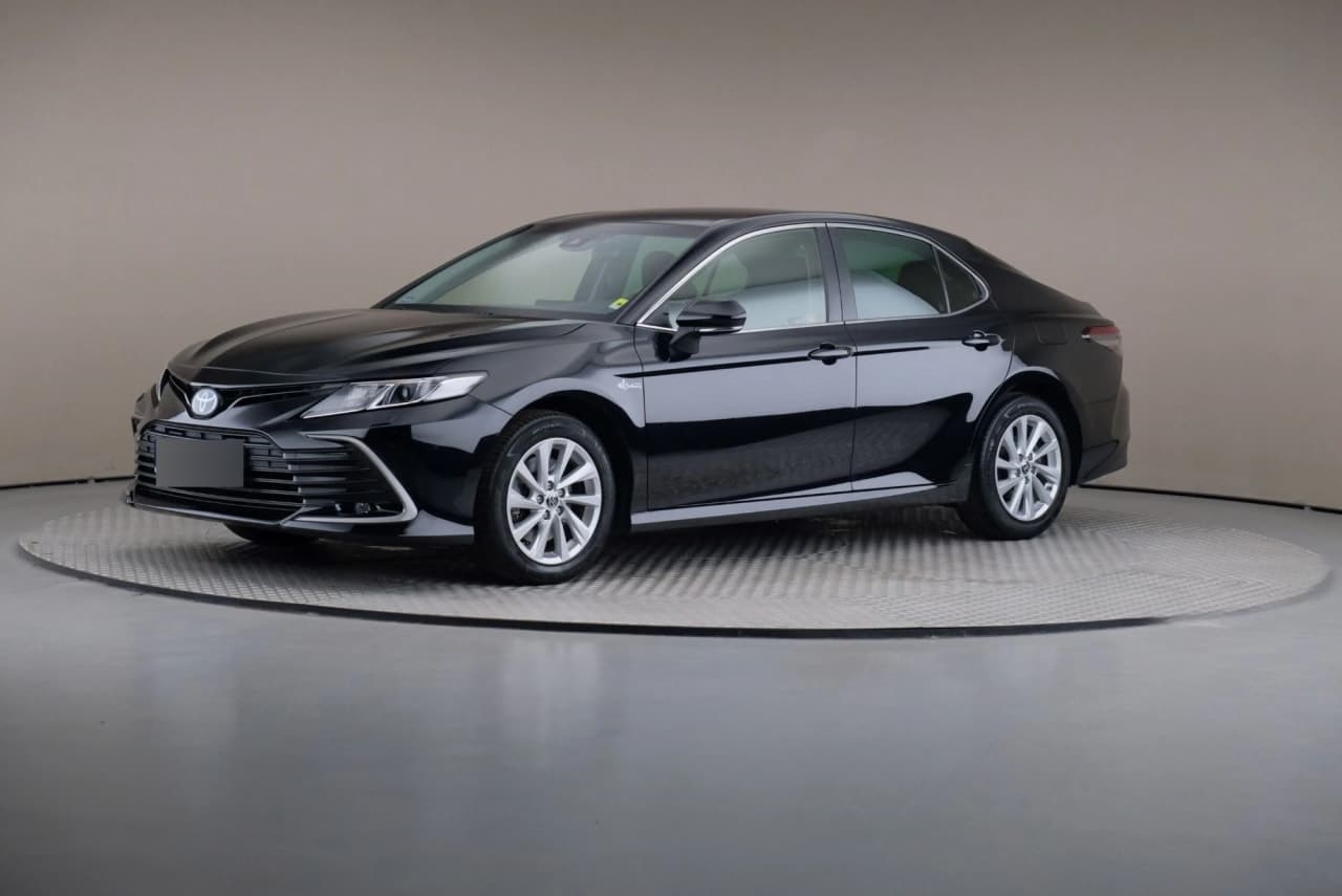 Toyota Camry 2.5 Hybrid Comfort CVT 2021 - używany samochód w leasingu