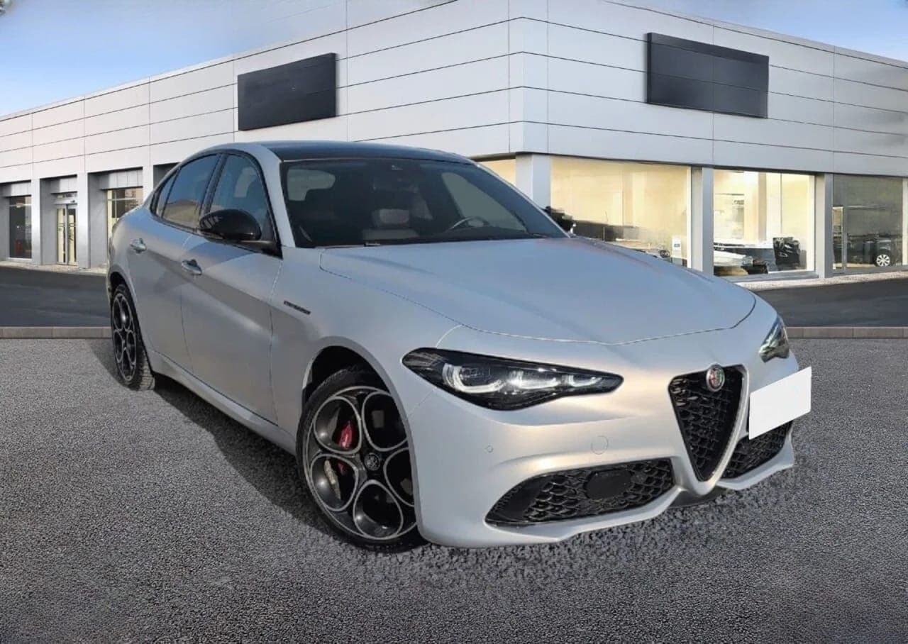 Alfa Romeo Giulia 2.0 Turbo Competizione Q4 aut 2023 - używany samochód w leasingu