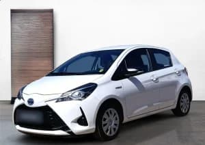 Toyota  Yaris Hybrid 100 Active