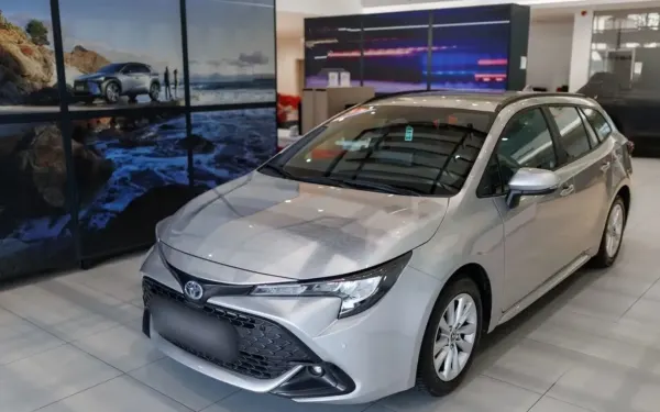 Toyota Corolla 1.8 Hybrid Comfort 2023 - używany samochód w leasingu