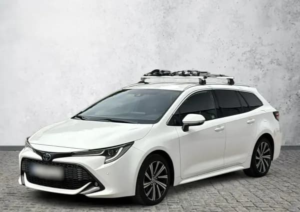 Toyota Corolla 2.0 Hybrid Comfort 2022 - używany samochód w leasingu