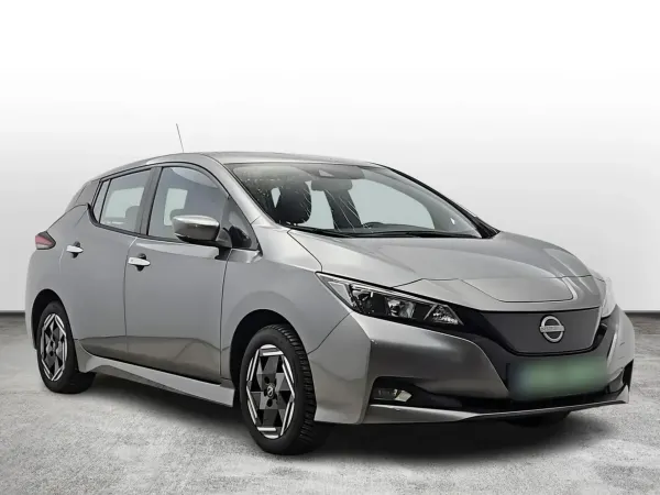 Nissan Leaf 40kWh Acenta 2023 - używany samochód w leasingu