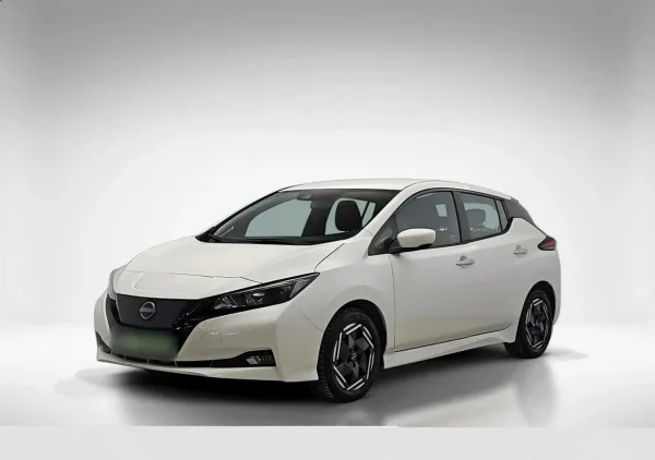 Nissan Leaf 40kWh Acenta 2023 - używany samochód w leasingu