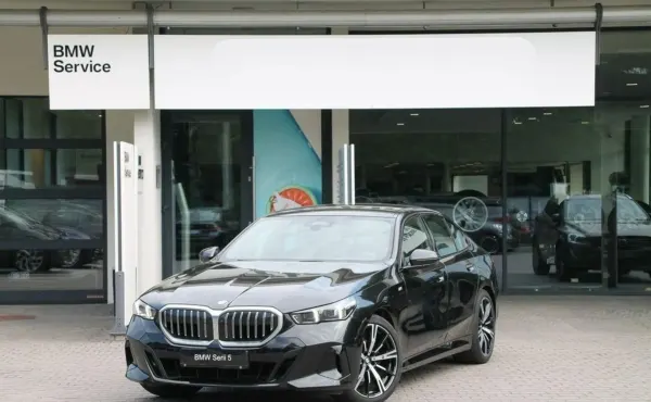 BMW Seria 5 520d mHEV M Sport aut 2024 - gebrauchtes Leasingfahrzeug