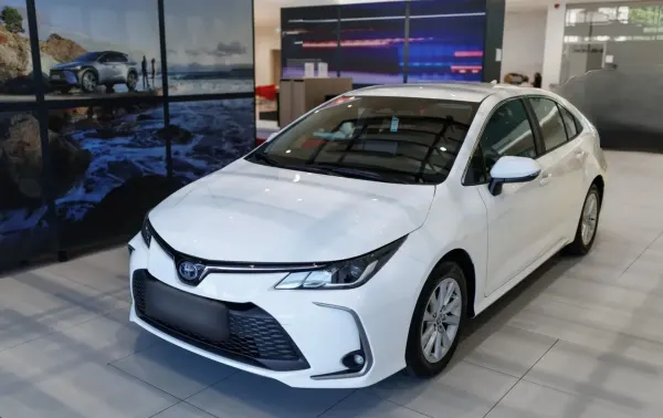 Toyota Corolla 1.8 Hybrid Comfort 2024 - używany samochód w leasingu