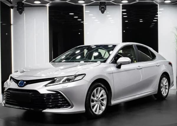 Toyota Camry 2.5 Hybrid Comfort CVT 2023 - używany samochód w leasingu