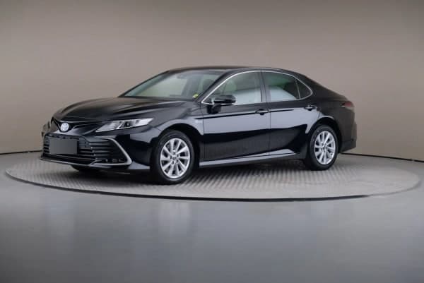 Toyota Camry 2.5 Hybrid Comfort CVT 2021 - używany samochód w leasingu