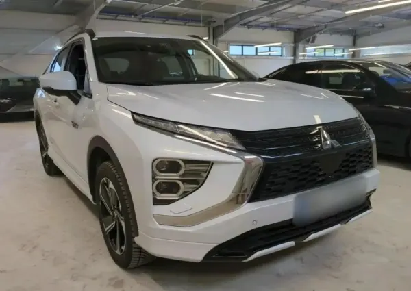 Mitsubishi Eclipse Cross 2.4 PHEV Instyle Plus 2023 - używany samochód w leasingu