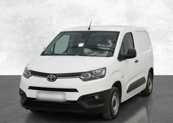 Toyota Proace City 1.5 D-4D Standard 2,3t Active 2022 - used car for lease
