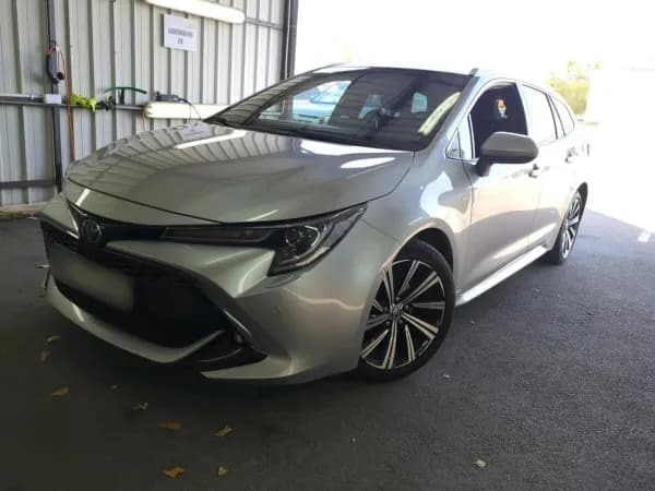 Toyota Corolla 1.8 Hybrid Comfort 2022 - używany samochód w leasingu