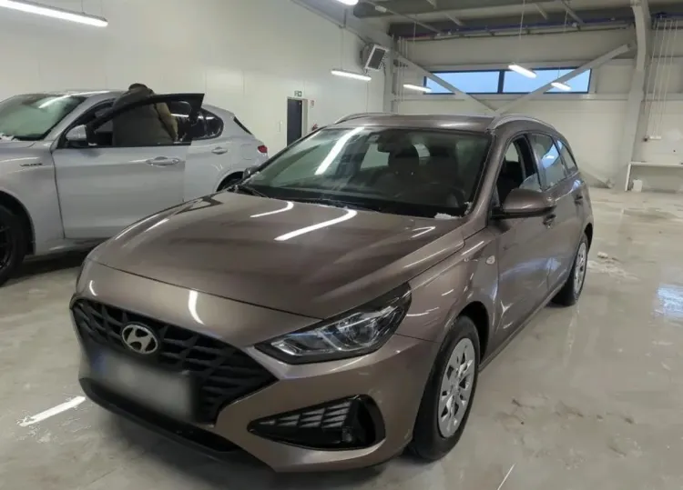 Hyundai i30 i30 1.6 D Classic +