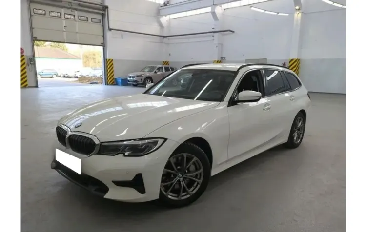 BMW Seria 3 330i xDrive Sport Line aut