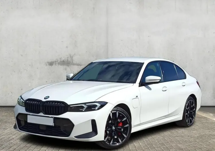 BMW Seria 3 330e xDrive aut