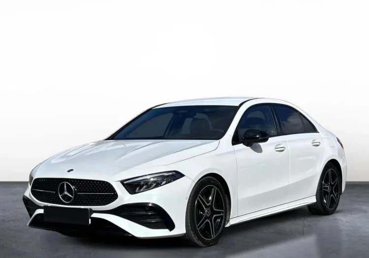 Mercedes-Benz Klasa A A 220 4-Matic AMG Line 8G-DCT