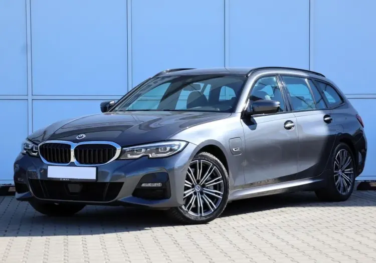 BMW Seria 3 330e M Sport sport-aut
