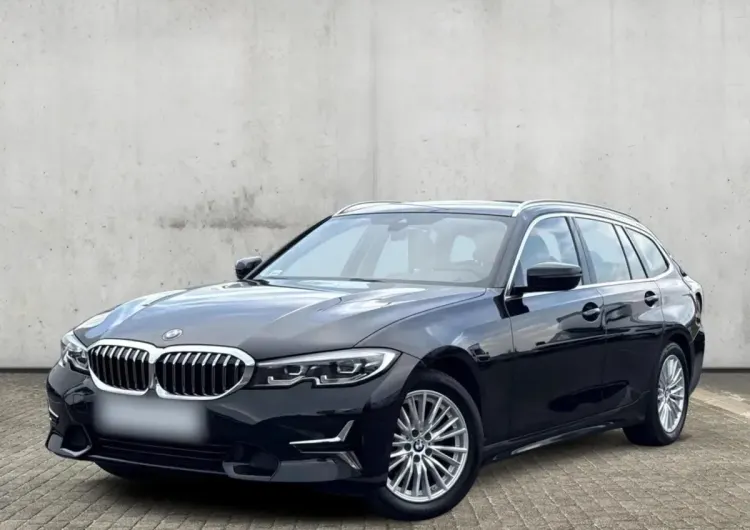 BMW Seria 3 318i Luxury Line aut