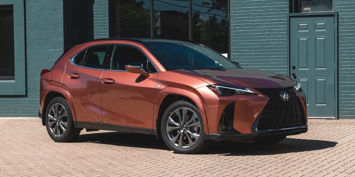 Lexus UX z rocznika 2025