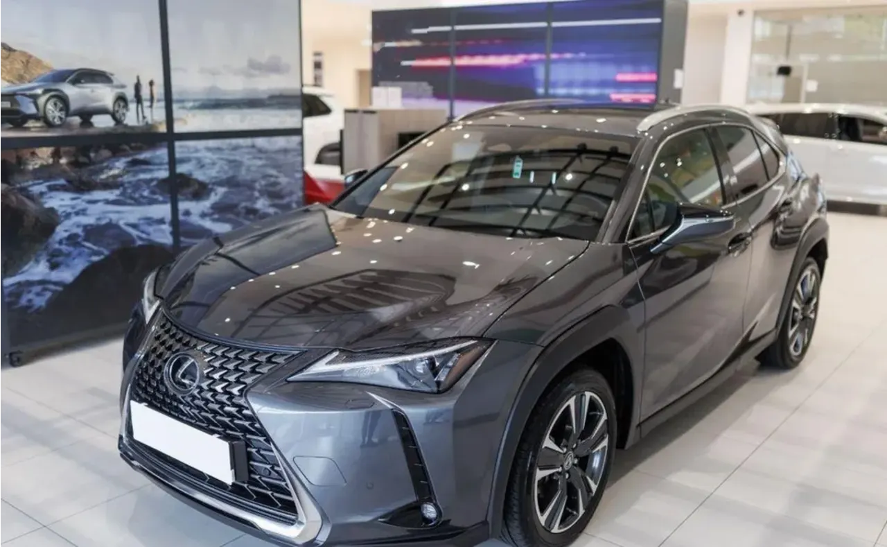 Lexus UX 300h Business 2024 - używany samochód w leasingu