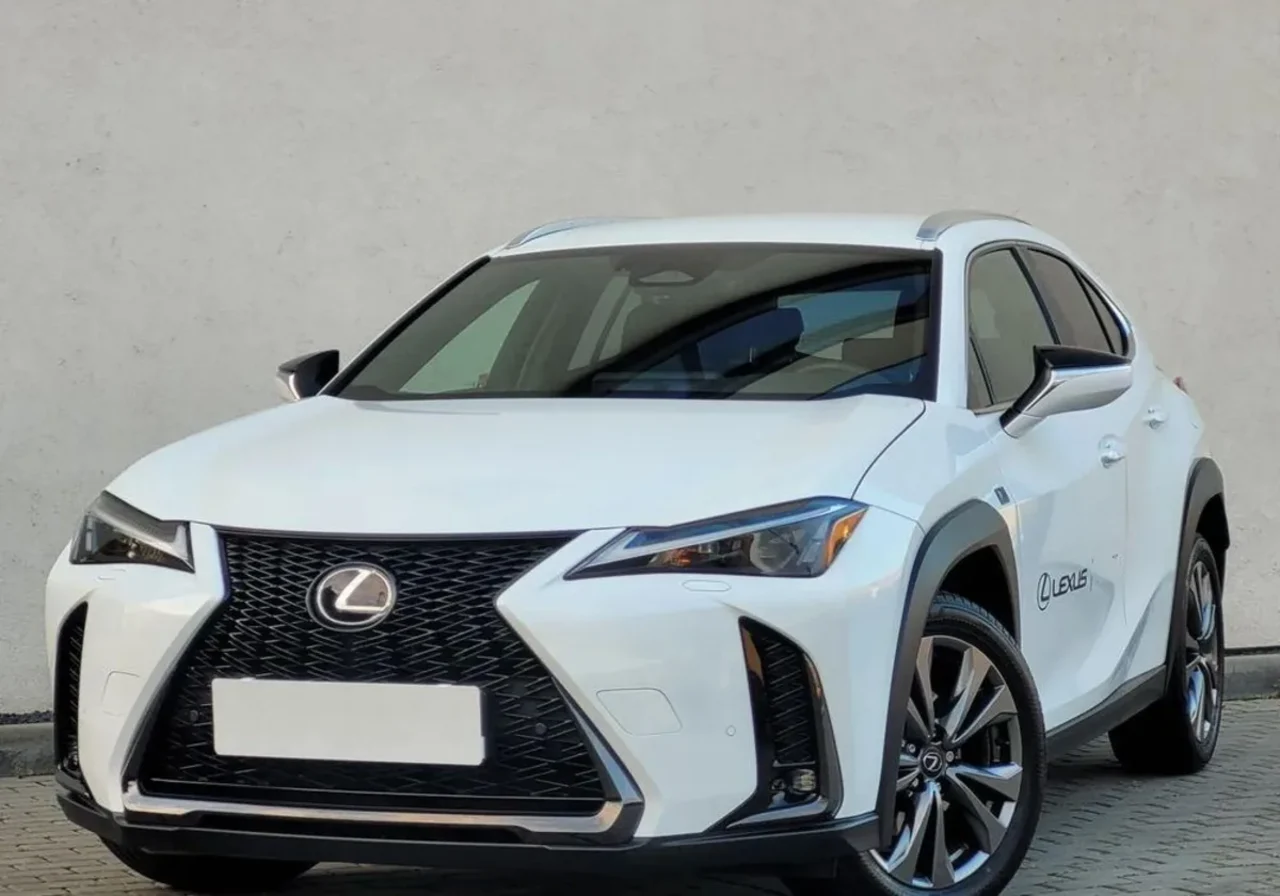 Lexus UX 300h F Sport Design 2024 - вживаний автомобіль в лізингу
