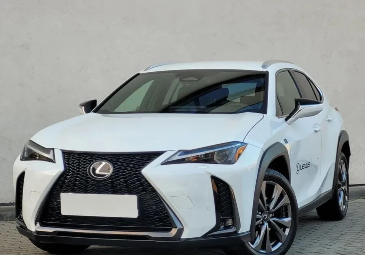 Lexus UX 300h F Sport Design 2024 - używany samochód w leasingu