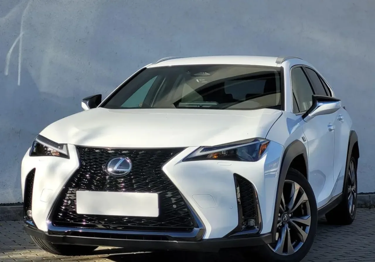 Lexus UX 300h F Sport Design 2024 - вживаний автомобіль в лізингу