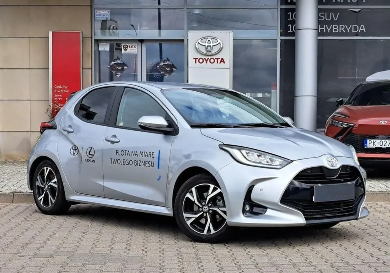 Toyota Yaris Hybrid 1.5 Style 2024 - używany samochód w leasingu