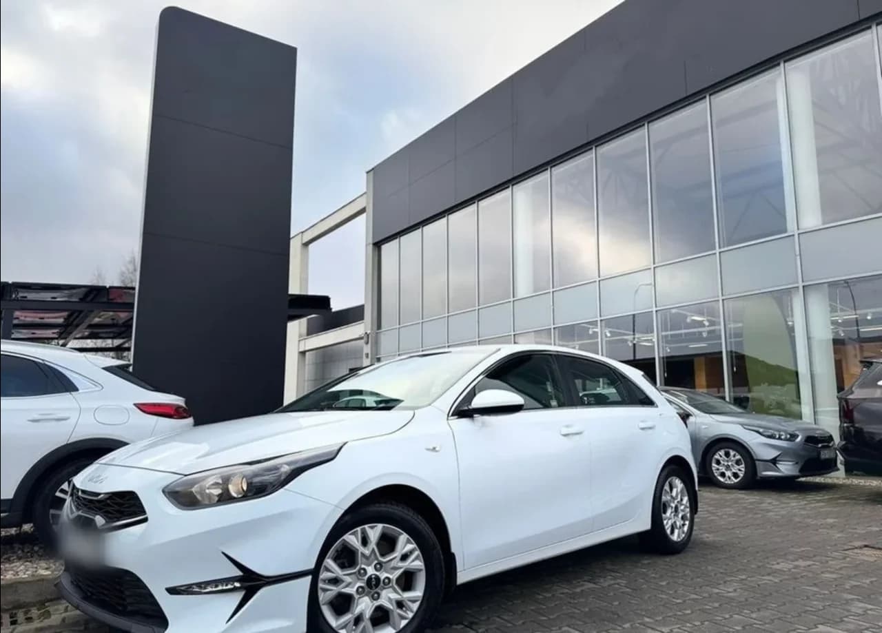 Kia Ceed 1.5 T-GDI M 2023 - używany samochód w leasingu