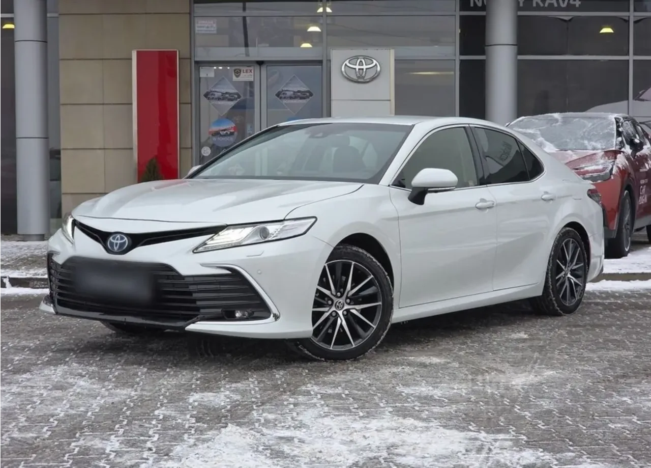 Toyota Camry 2.5 Hybrid Executive CVT 2023 - używany samochód w leasingu
